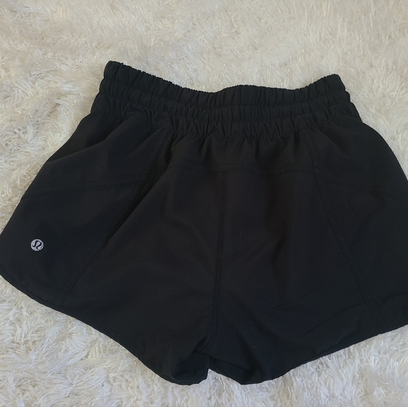 Lululemon Black Tracker Short - Picture 2 of 5
